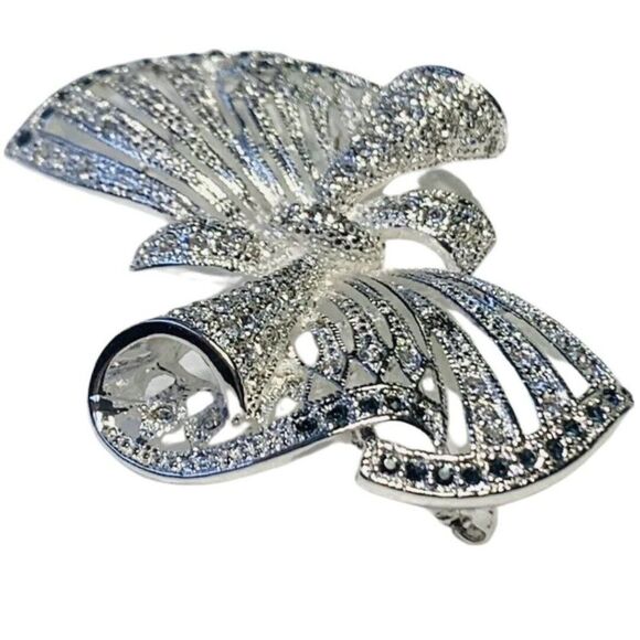 Vintage Napier Silver Tone Rhinestone Sparkle Brooch Bow Christmas Ribbon Pin - Picture 2 of 9